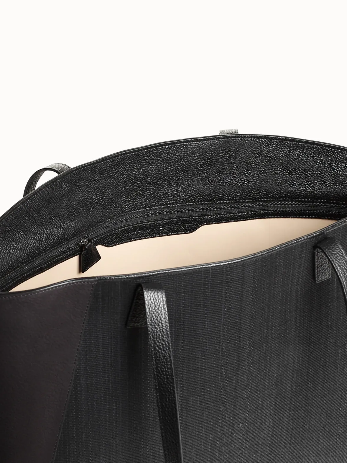Ai Medium Shoulder Tote