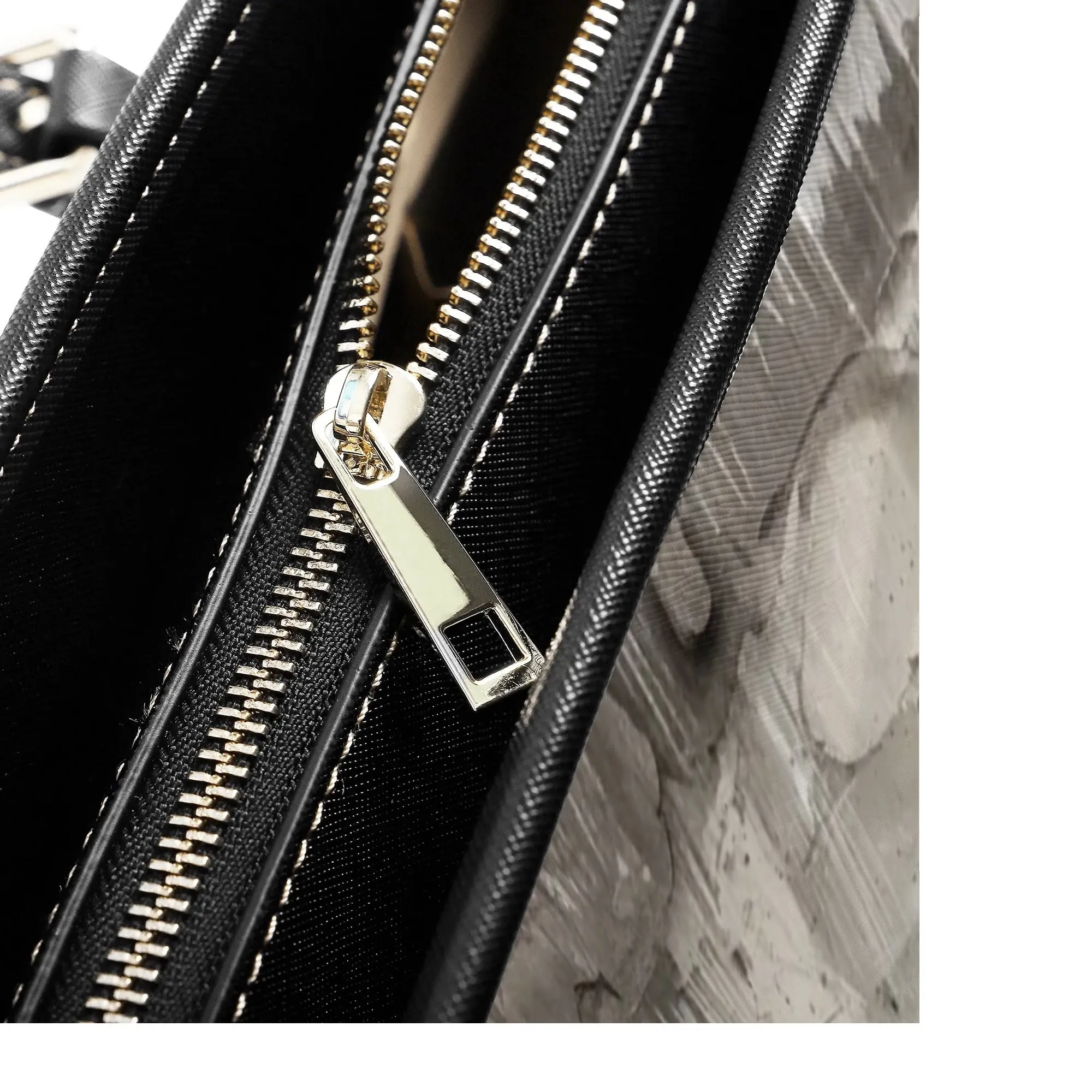 Beagle Original Dog Art Durable Zipper Handbag