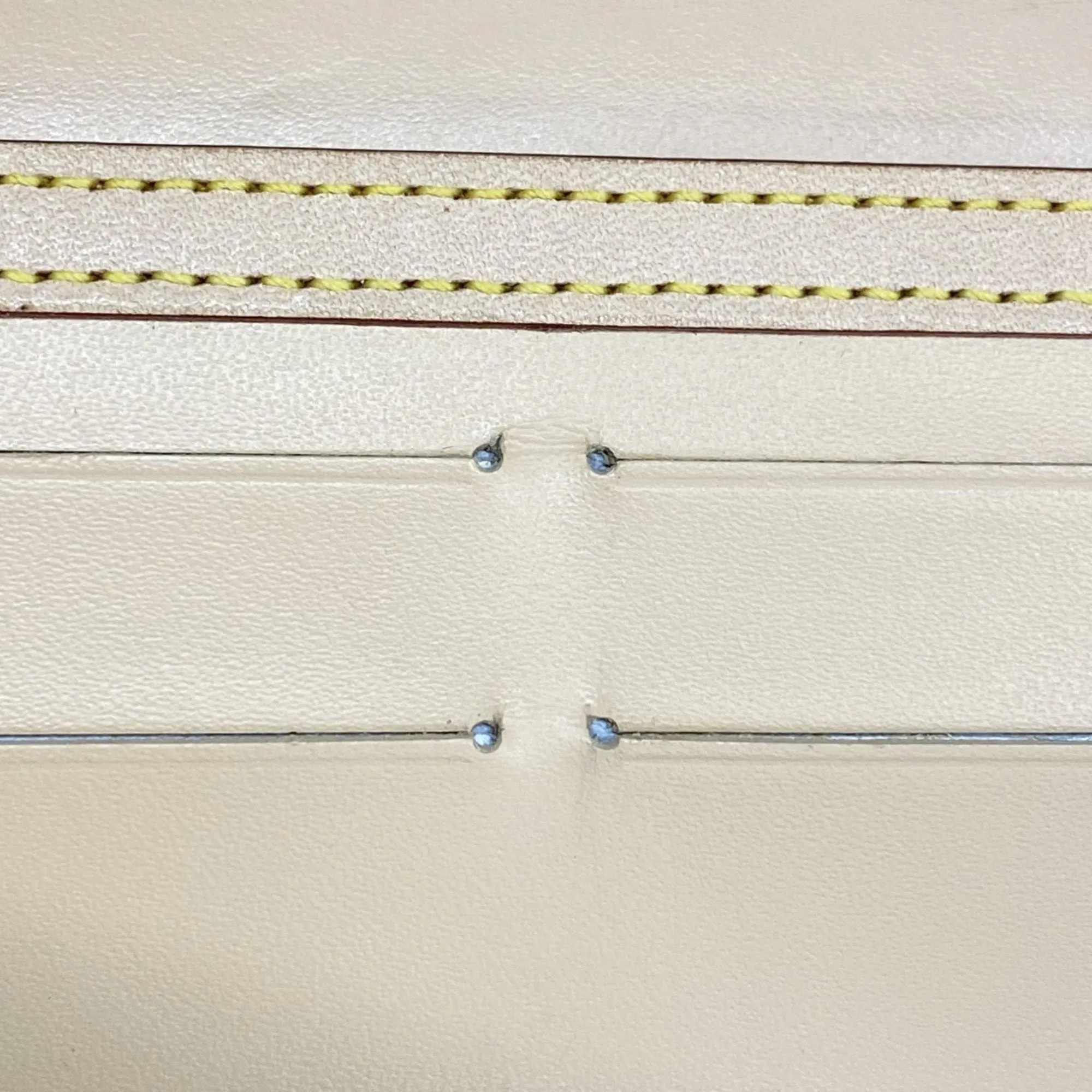 Louis Vuitton Porte Trésor International Multi White Wallet