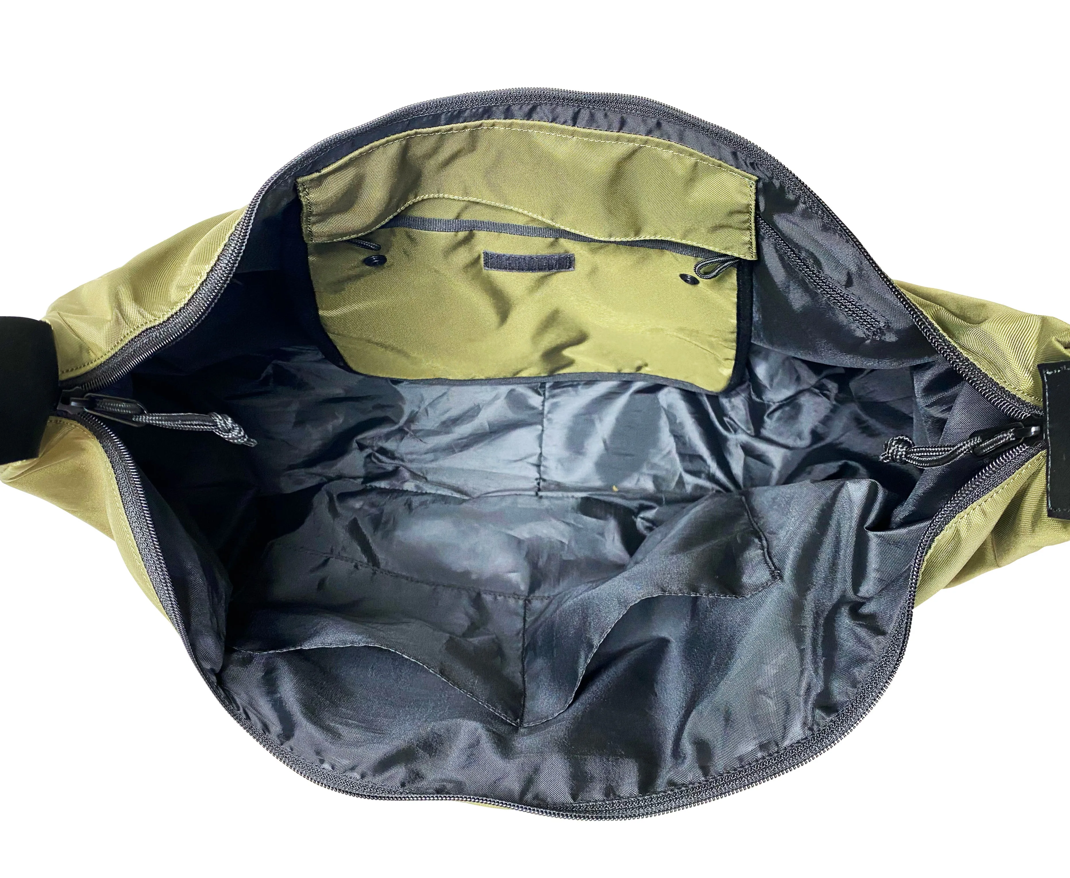 <A 000a001a68a> City Messenger Bag