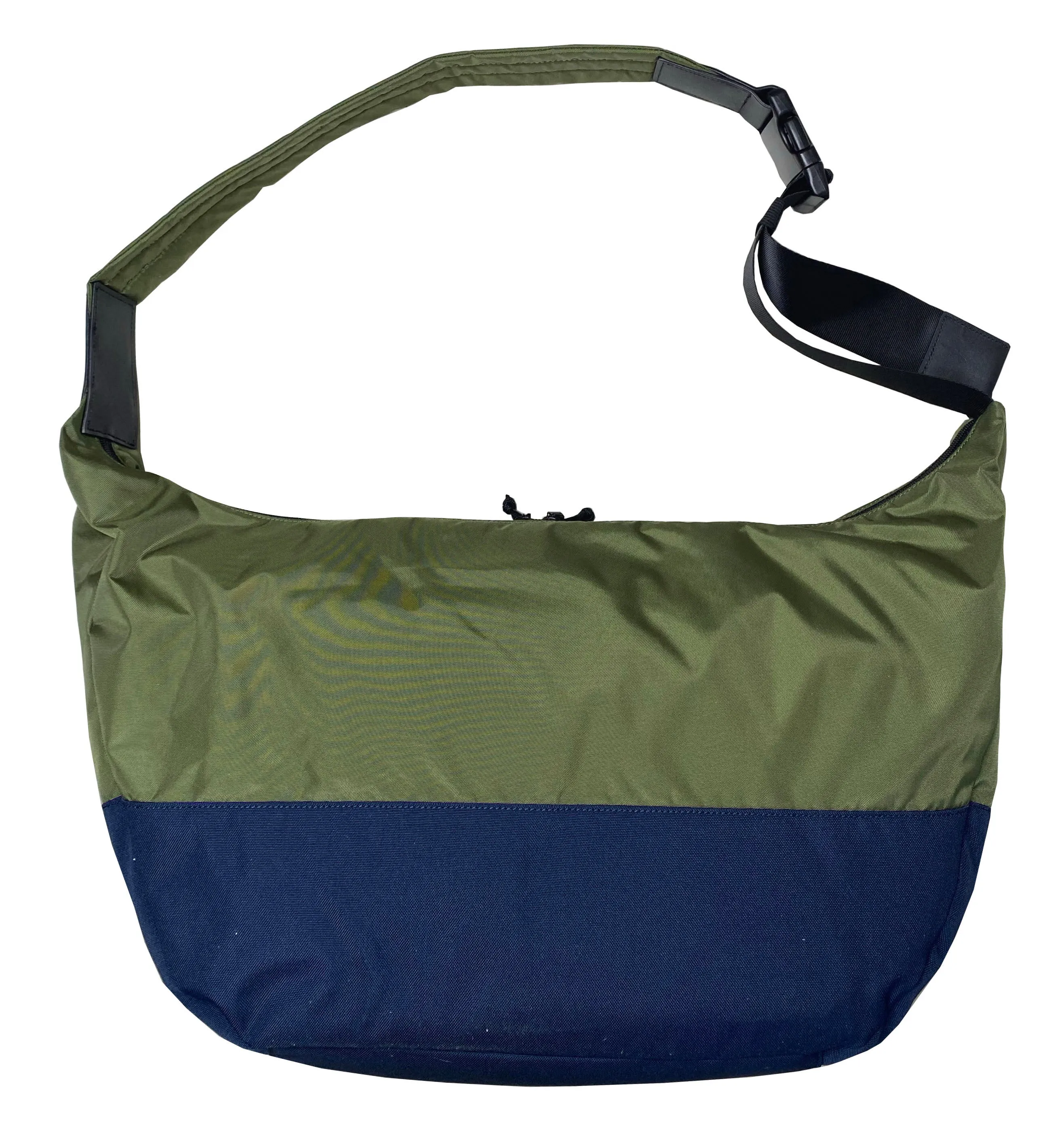 <A 000a001a68a> City Messenger Bag