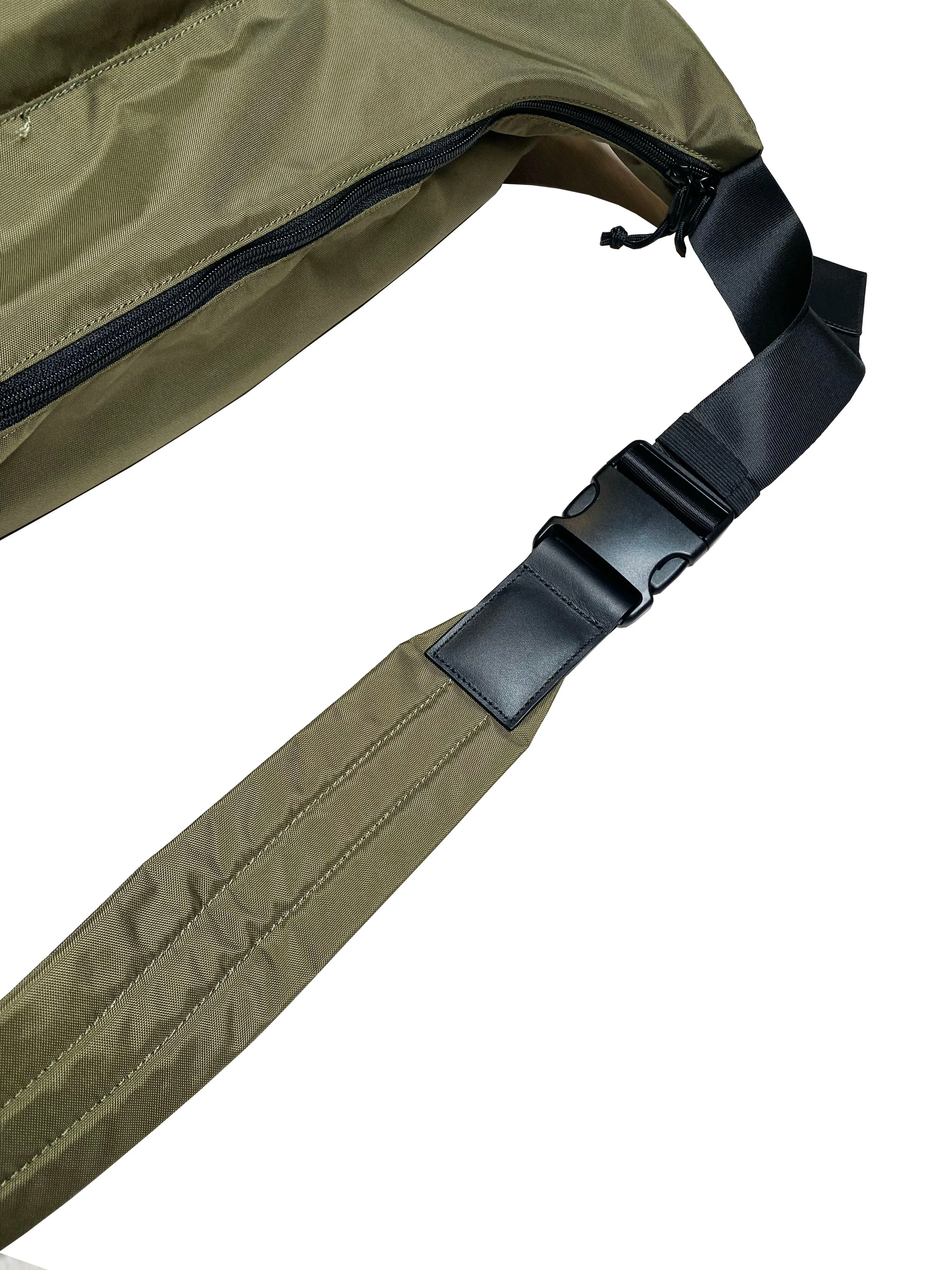<A 000a001a68a> City Messenger Bag